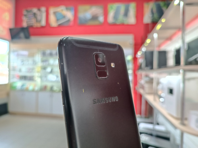 Мобильный телефон Samsung Galaxy A06