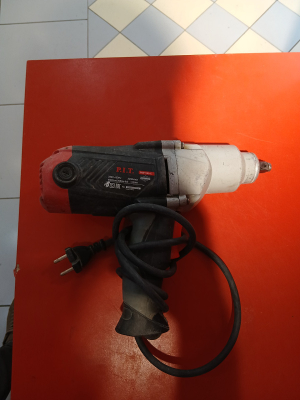 Гайковерт P.I.T. PIW1100-C