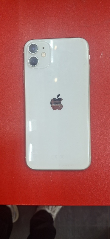 Мобильный телефон Apple iPhone 11