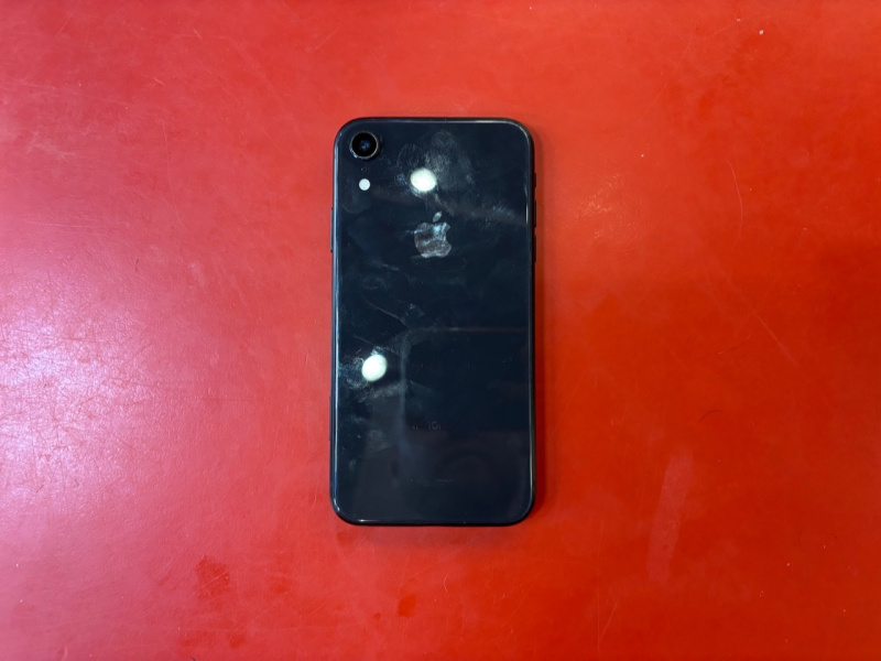 Мобильный телефон Apple iPhone XR